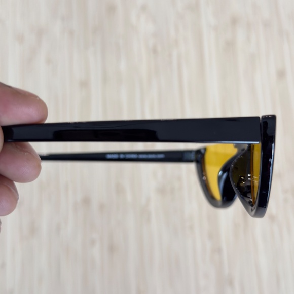 Sunglasses - Picture 4 of 5